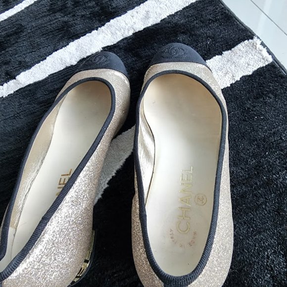 CHANEL Womens Chanel Authentic Glitter Gold CC Shoes Size 37 C - Picture 2 of 11